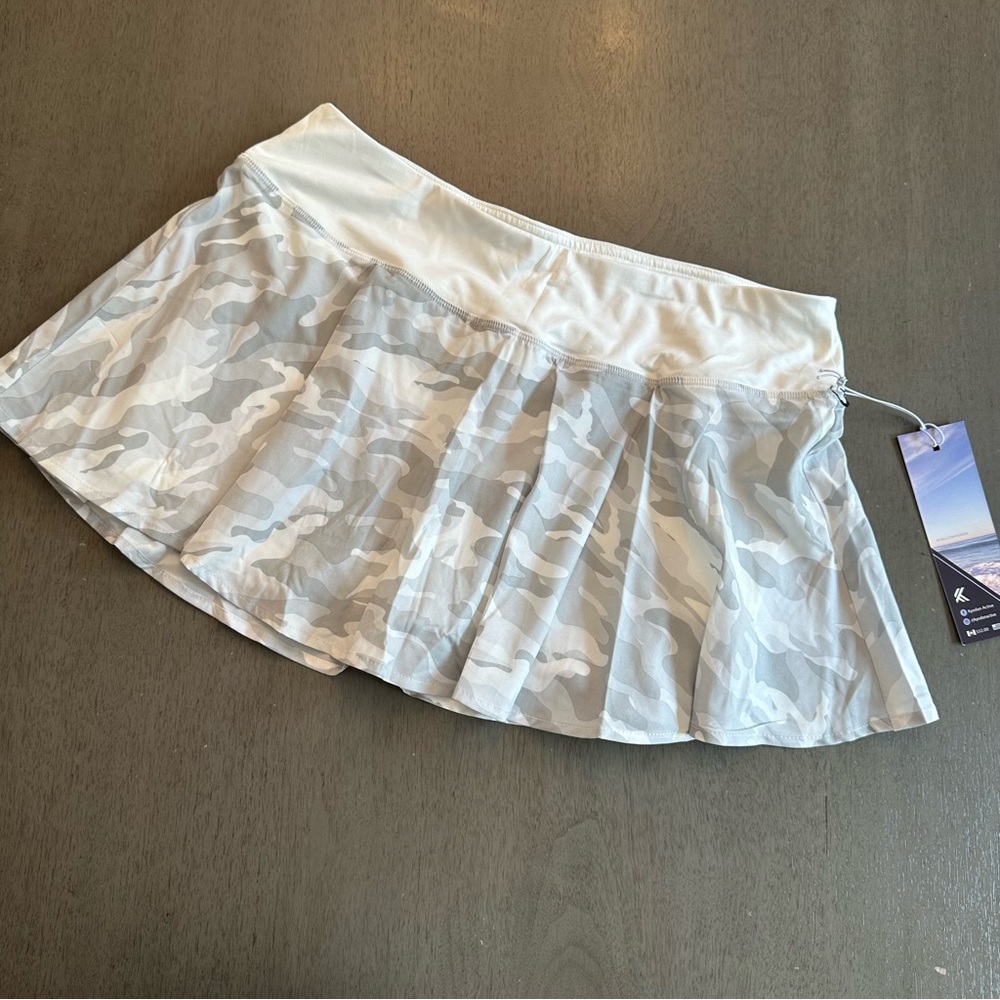 KYODAN White Camo Short Skort Active Tennis Golf Size Medium New